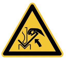 Handverbrijzeling tussen buigbank en materiaal